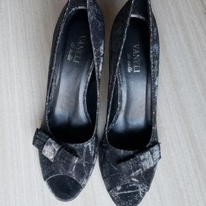 Vaneli di notte metalic shoes size 10N